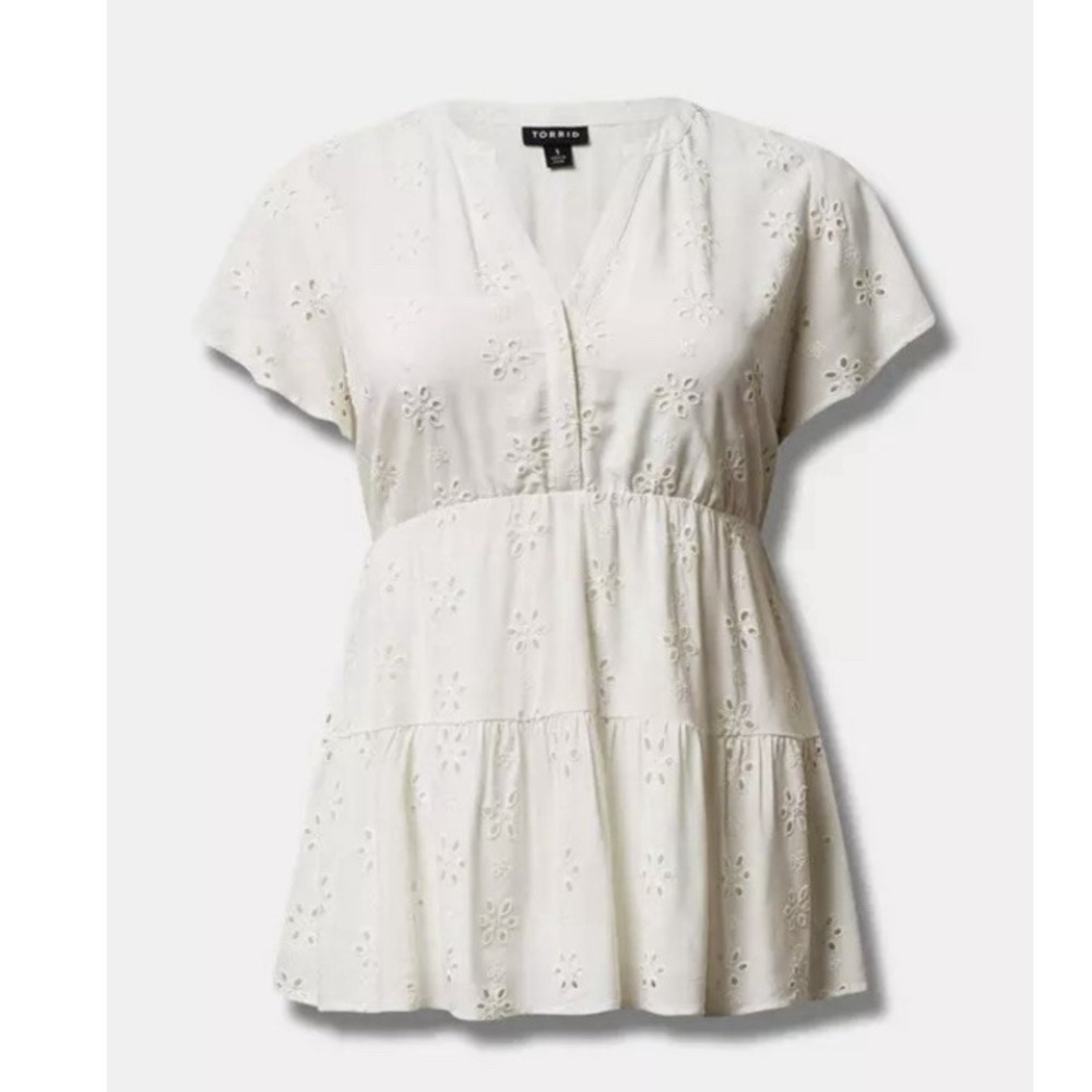 Torrid White Babydoll Eyelet Challis Top Size 2X - Picture 5 of 11